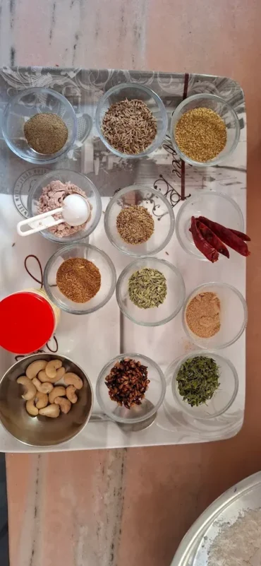 Paneer bhurji with chapati – North Indian vegetarian cooking class in Rishikesh